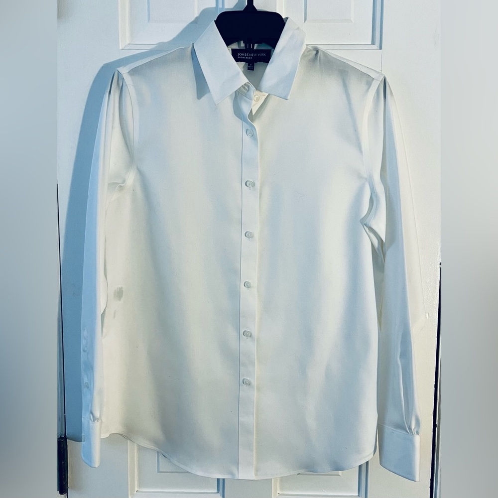 NWOT JONES NEW YORK (Signature) Classic Button-Front Women's Blouse. Size: Small - Picture 4 of 10